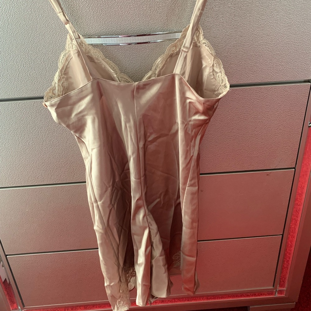 Lingerie - Picture 3 of 3